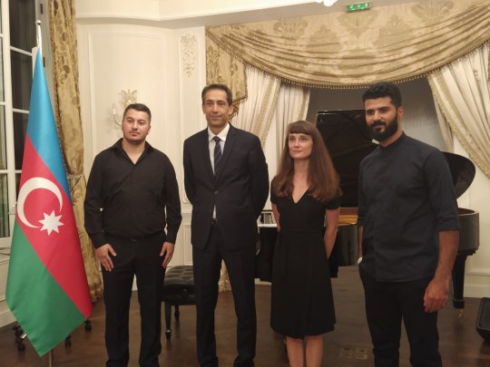 Concert commémoratif de la journée internationale des personnes disparues au centre culturel de l’Ambassade d’Azerbaïdjan à Paris. 