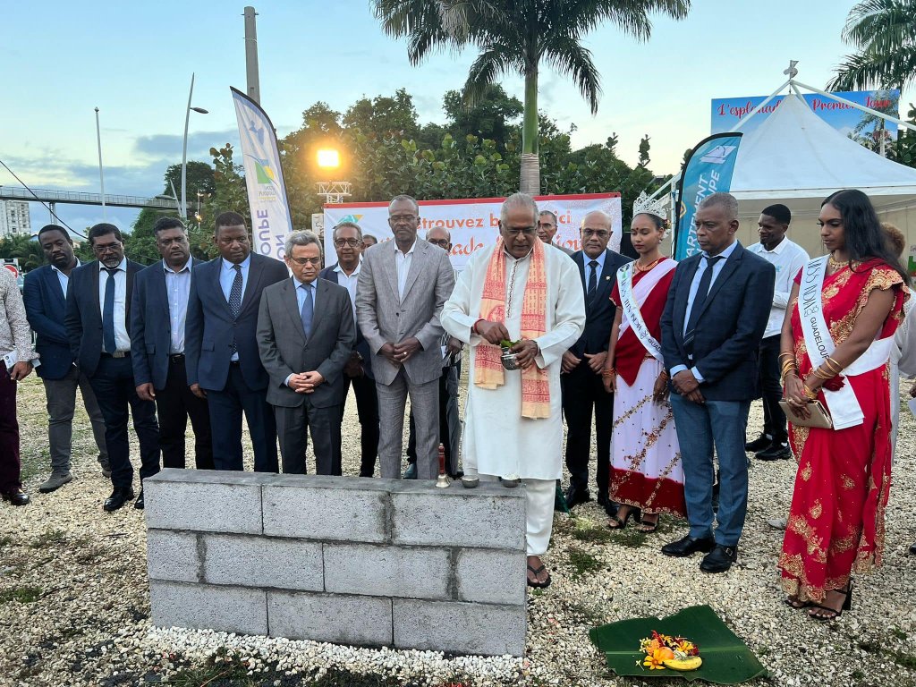 TV Locale Guadeloupe - Inauguration de la Stèle du Monument du Premier Jour : Un Hommage à l'Héritage Indien en Guadeloupe.